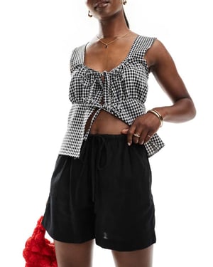 ASOS DESIGN linnefria shorts i svart