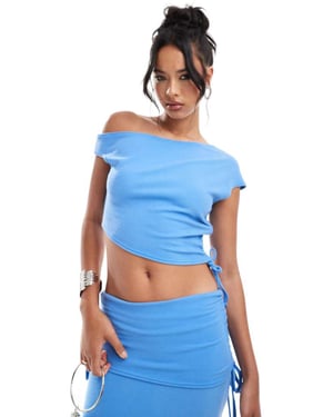 Missyempire off shoulder topp i blått