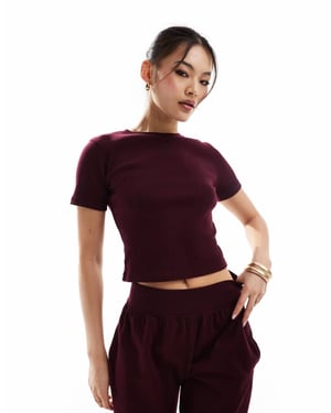 Kaiia bomullsrik figurnära t-shirt co-ord i vinröd