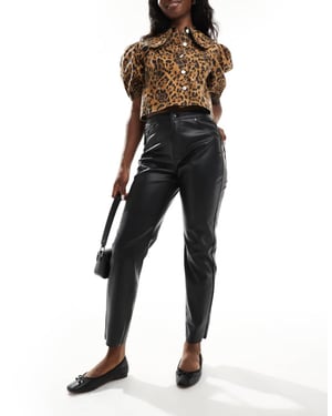 Vero Moda läderlook cigarettbyxor i svart