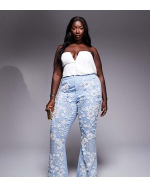ASOS LUXE Curve vita juveldekorerade jeans med utsvängd ben i medelblå tvätt