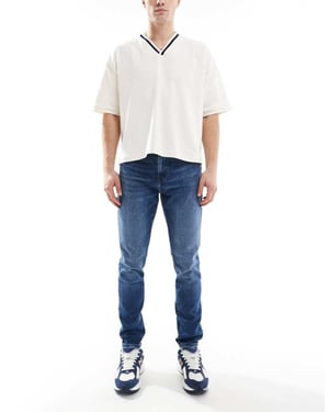 ONLY & SONS Rep slim tapered fit jeans i medelblå tvätt