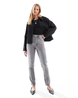 ASOS DESIGN slim fit komfort mom jeans i grått