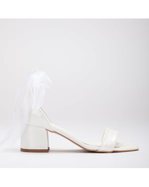 Athena Laag Hak Sandalen with Ribbon