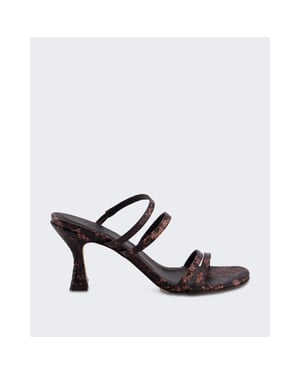 Toral Dames weekend low