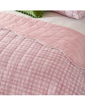 Furn Scallop Quilted Bedspread