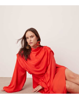ASOS EDITION Curve satinblåsa med volangärmar i satäng midi klänning i röd