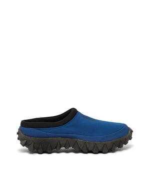 Snowclog sneakers