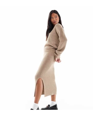 Vero Moda Petite fluffig midikjol i beige
