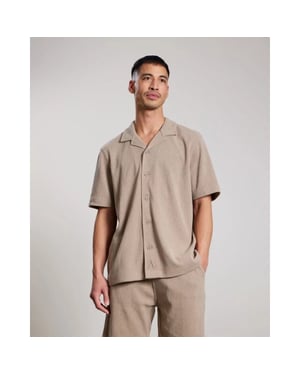 Aeden Vinci shirt lead