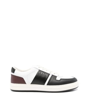 H668 Logo Sneakers