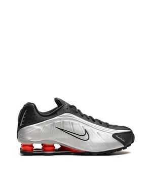 Shox R4 Sneakers