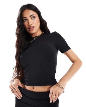 In The Style fITS mixa och matcha slinky skulpterad kortärmad fitted modal t-shirt koord i svart