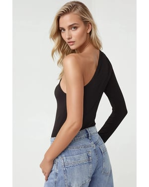 Fitted Asymmetrisk Krage Bodysuit Pika Kollektion