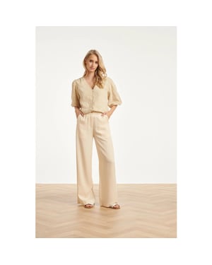 Smashed Lemon Beige broderie top met knoopsluiting |