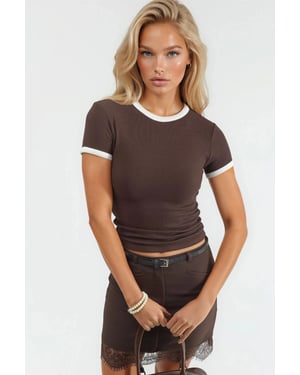 Ribbad T-shirt med rund hals och kort ärm