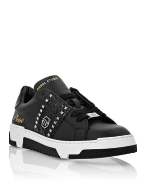 Lo-Top Sneakers