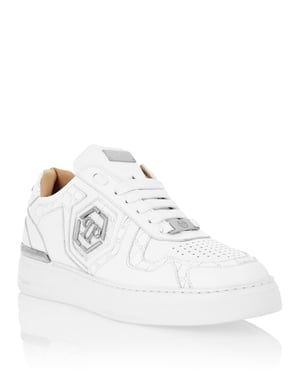 Lo-Top Sneakers