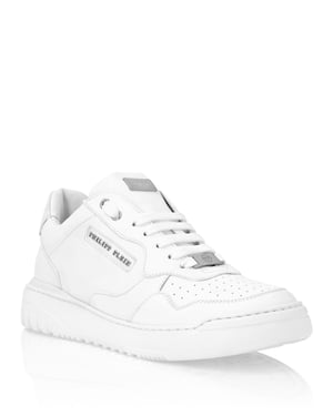 Lo-Top Sneakers Lettering