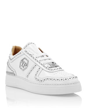 Lo-Top Sneakers