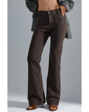 Högmidjade utsvängda jeans