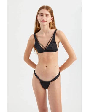 Solid Strappy Triangel-Bikini Set med Brasilianska Bottoms