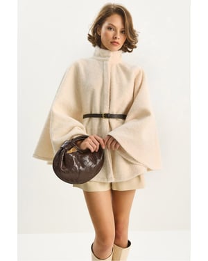Texturerad Oversized Kappa med Knäppning