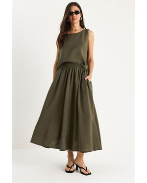 Mouwloze Scoop Neck Tanktop en Midi Rok Co-Ord Set