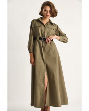 Maxi-jurk met lange mouwen, knoopsluiting en overhemdkraag