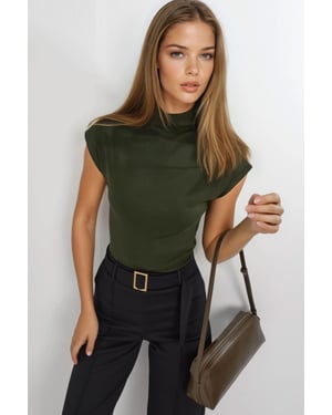 Figurpassad Blus med Mock-Neck och Kappärmar
