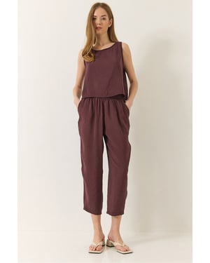 Mouwloze Crew Neck Blouse en Carrof Fıt Broek Set