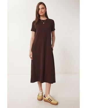 Midi-jurk met korte mouwen en ronde hals