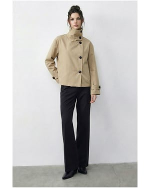 Kort trenchcoat med mandarin-krage