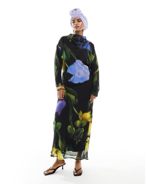 ASOS DESIGN chiffong maxiklänning i suddig blommig tryck