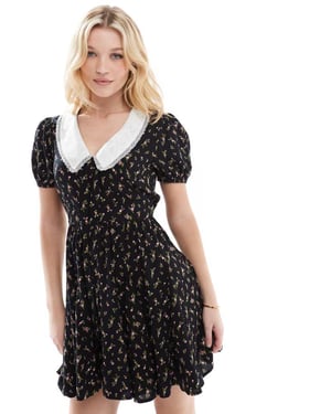 Miss Selfridge teklänning med krage i blommönster