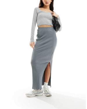 ASOS DESIGN ribbad midikjol med delad sida i grått