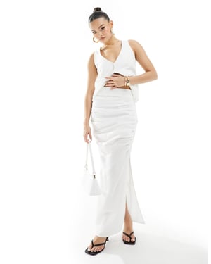 Kaiia exklusiv texturerad smockad sidslits maxikjol co-ord i vitt