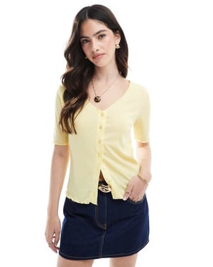Pieces lettuce edge button front short sleeve top in banana yellow