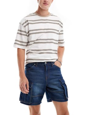 ASOS DESIGN mid-length slim jeansshorts med cargodetaljer i ljusblå tvätt