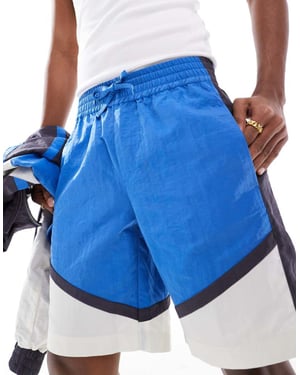 ASOS DESIGN Koordinerade passform nylon shorts med kontrasterande paneler
