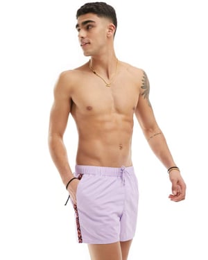 ASOS DESIGN badshorts i kort modell med aztekisk sidostrip i lila