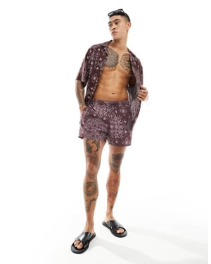 ASOS DESIGN matchande badshorts i bandana-mönster