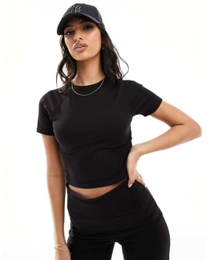 Kaiia figurerad t-shirt set i svart