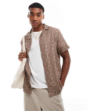 ASOS DESIGN avslappnad krage texturerad skjorta i geometriskt mönster