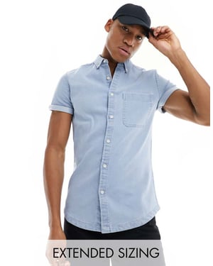 ASOS DESIGN slim rullärmad denimskjorta med knappad krage i ljusblåtvätt