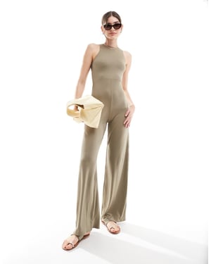 ASOS DESIGN mjukt touch racer neck jumpsuit med vida ben i grönt