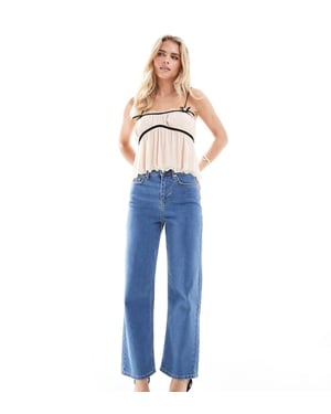 Miss Selfridge Petite hjärt-pocket raka ben jeans i ljus tvätt