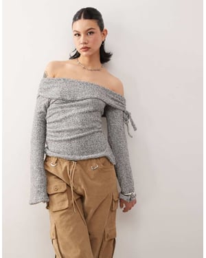 COLLUSION off shoulder knyt-sida långärmad topp