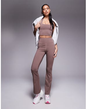 4505 Slim kick active legging in taupe