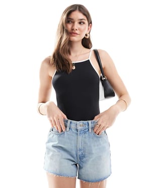 ASOS DESIGN camisole bodysuit i svart med vit kantband